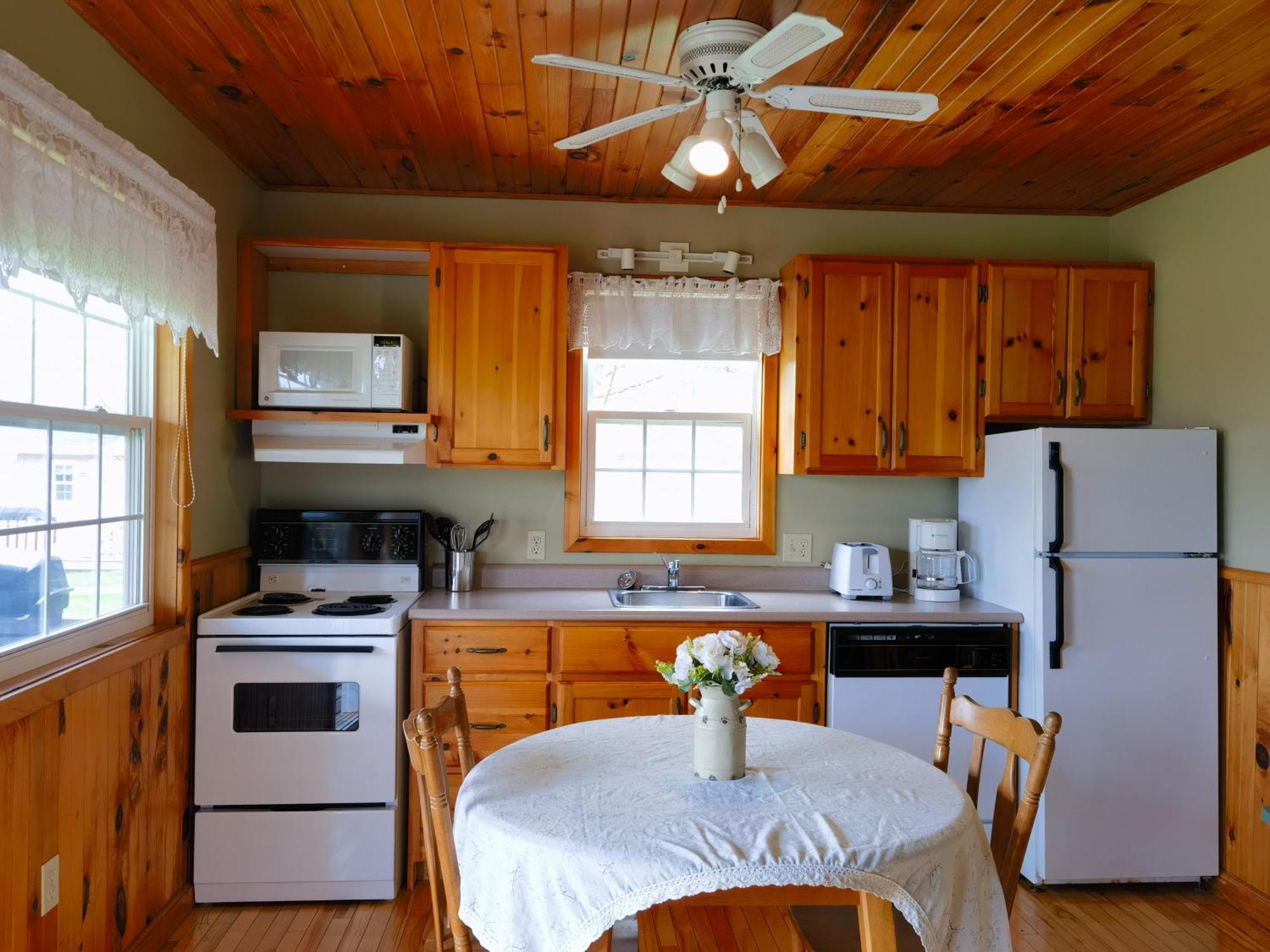 Cavendish Country Inn & Cottages Exterior photo